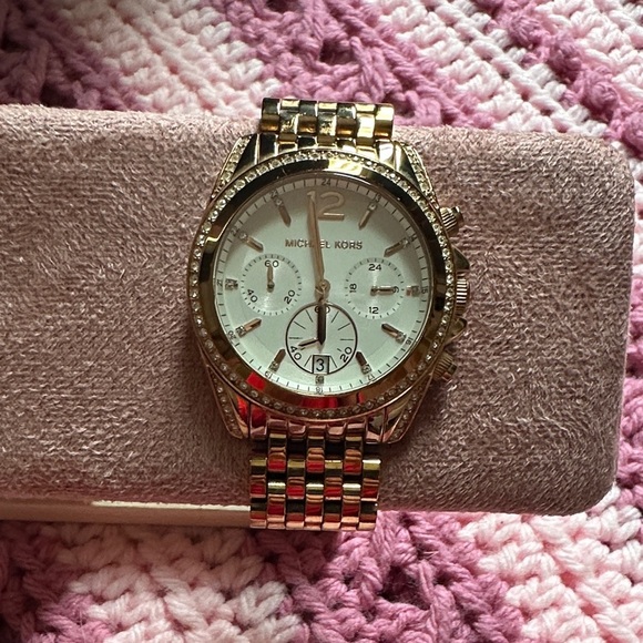 Michael Kors Gold Chronograph Watch - Picture 4 of 4